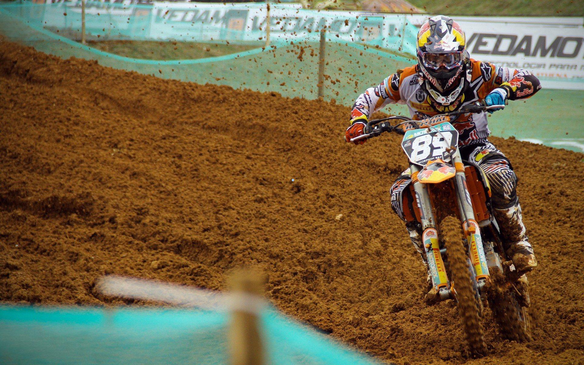  在线赛事_当NBA球星走进现实生活，5张照片揭示巨人世界与凡人的尺度差异